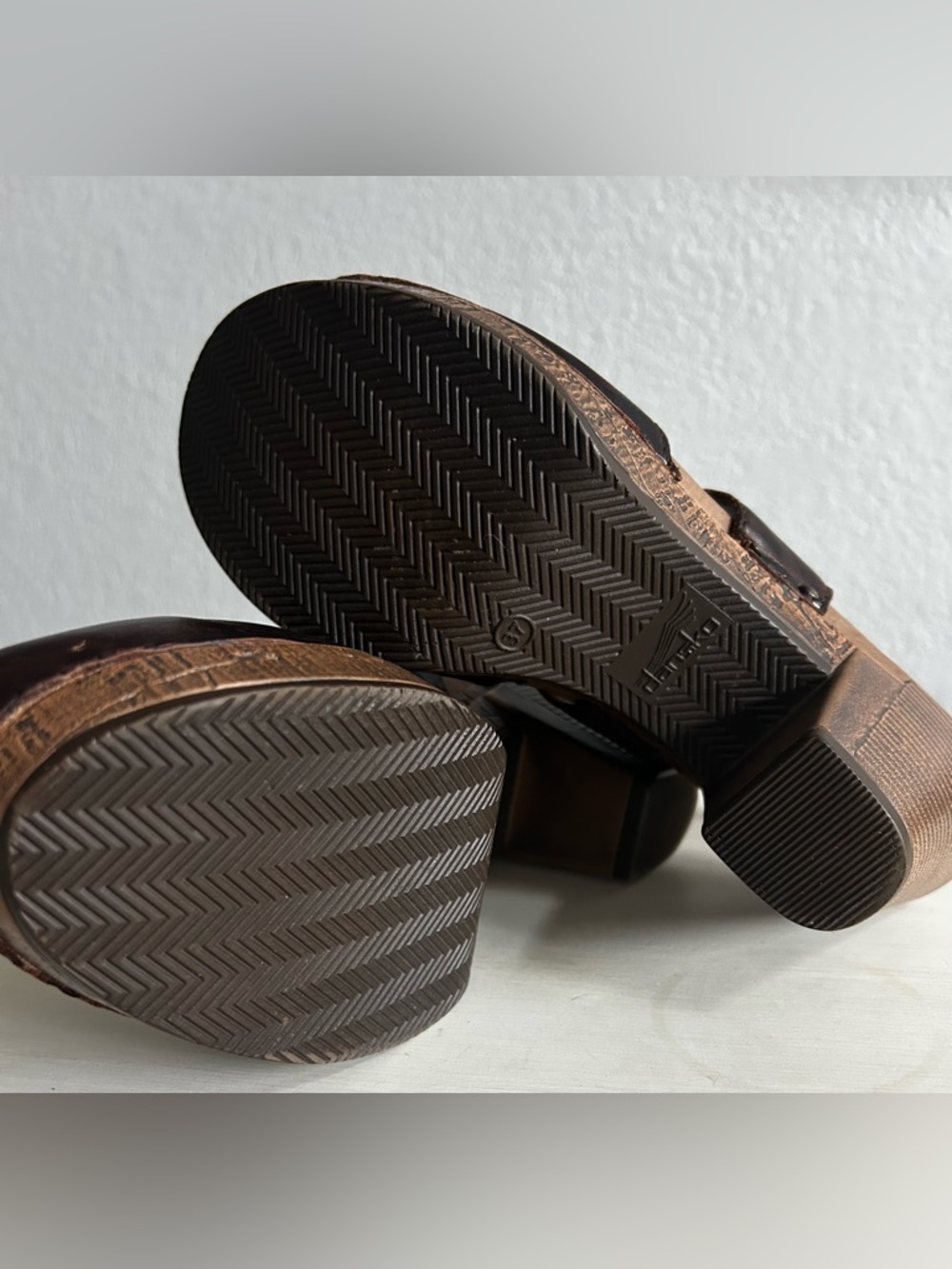 Dansko Riley heeled slingback clogs, size 37 (6.5-7). Dark brown leather upper. - Picture 7 of 9